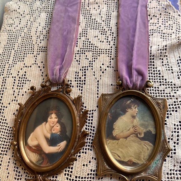 Pair Antique Brass PIcture Frames w/ Silk Portraits and Velvet Ribbons - Picture 3 of 12